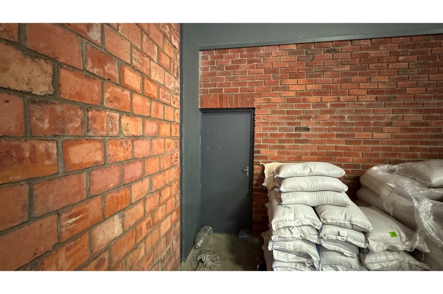 To Let commercial Property for Rent in Greenbushes Eastern Cape